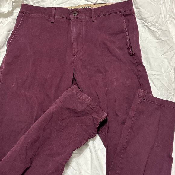 5/$10🌟 | Maroon Dockers Khaki Pants - Picture 1 of 3
